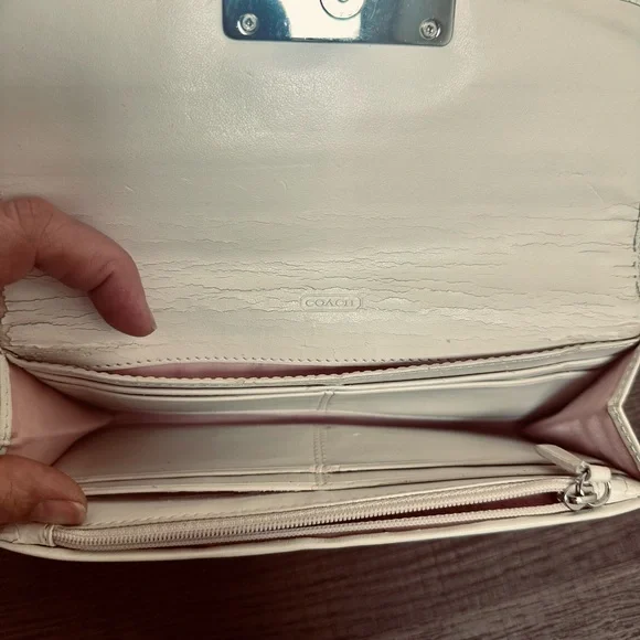 Coach Leather Shoulder Bag and wallet - Picture 5 of 16